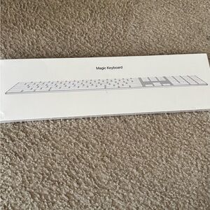 Apple Magic Keyboard with Numeric Keypad - White